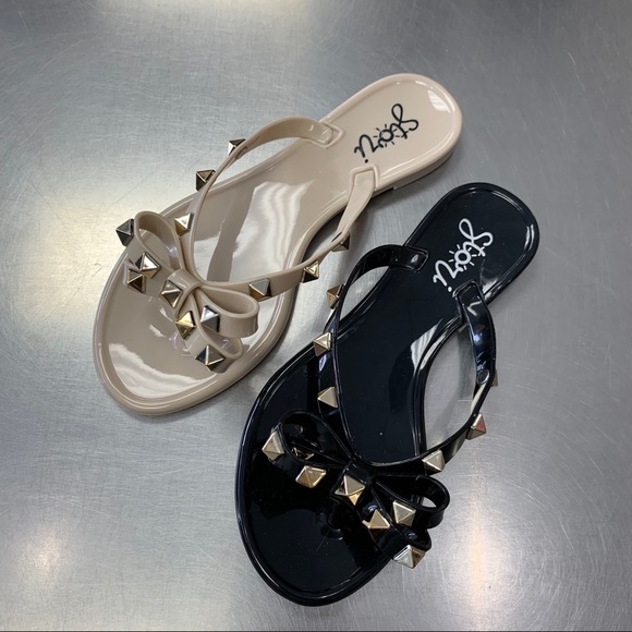 stori sandals wholesale